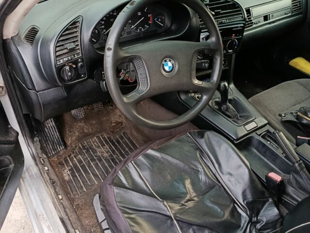 Серый БМВ 3 Серия, объемом двигателя 1.8 л и пробегом 300 тыс. км за 2200 $, фото 4 на Automoto.ua