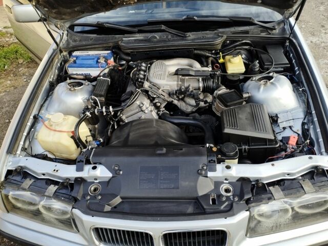 Сірий БМВ 3 Серія, об'ємом двигуна 1.6 л та пробігом 300 тис. км за 2600 $, фото 4 на Automoto.ua