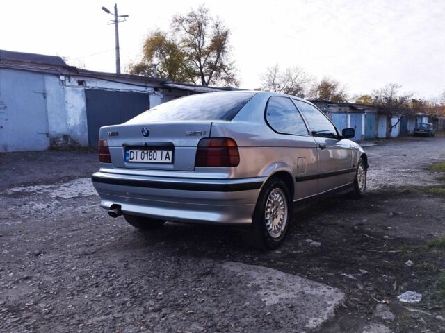 Сірий БМВ 3 Серія, об'ємом двигуна 1.6 л та пробігом 300 тис. км за 2600 $, фото 3 на Automoto.ua