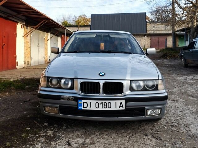 Сірий БМВ 3 Серія, об'ємом двигуна 1.6 л та пробігом 300 тис. км за 2600 $, фото 2 на Automoto.ua