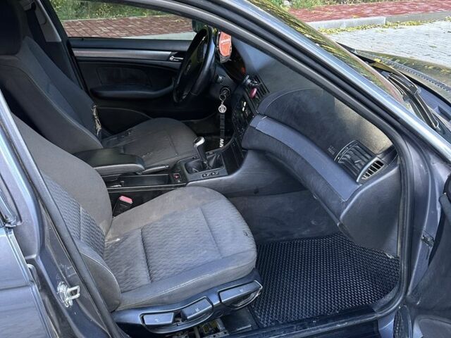 Серый БМВ 3 Серия, объемом двигателя 2 л и пробегом 363 тыс. км за 3600 $, фото 3 на Automoto.ua