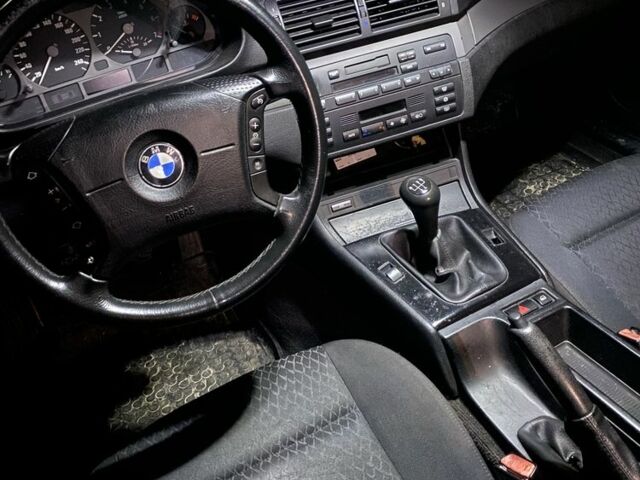 Серый БМВ 3 Серия, объемом двигателя 1.8 л и пробегом 220 тыс. км за 2500 $, фото 3 на Automoto.ua