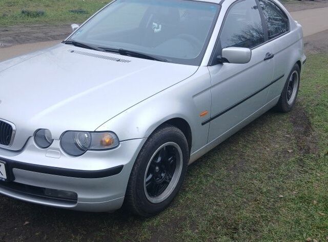 Серый БМВ 3 Серия, объемом двигателя 1.8 л и пробегом 212 тыс. км за 5000 $, фото 1 на Automoto.ua