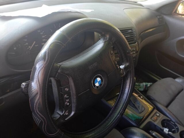 Серый БМВ 3 Серия, объемом двигателя 1.8 л и пробегом 123 тыс. км за 2363 $, фото 10 на Automoto.ua