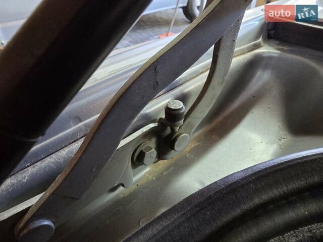 Серый БМВ 3 Серия, объемом двигателя 2 л и пробегом 145 тыс. км за 8200 $, фото 32 на Automoto.ua