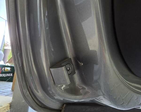 Серый БМВ 3 Серия, объемом двигателя 2 л и пробегом 145 тыс. км за 8200 $, фото 30 на Automoto.ua