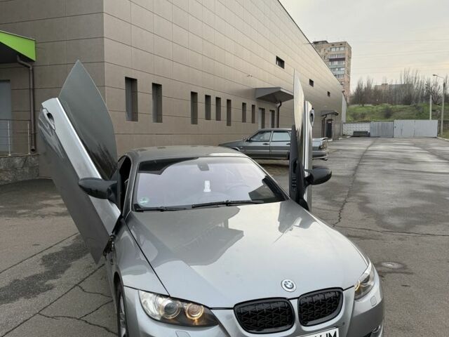 Серый БМВ 3 Серия, объемом двигателя 2 л и пробегом 248 тыс. км за 10000 $, фото 4 на Automoto.ua