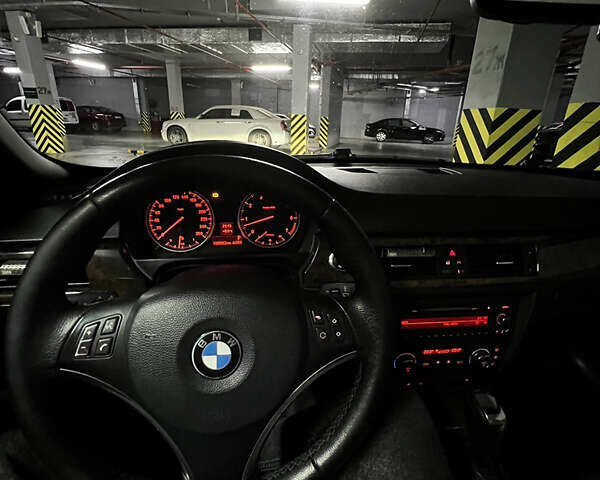 Серый БМВ 3 Серия, объемом двигателя 2 л и пробегом 180 тыс. км за 11999 $, фото 7 на Automoto.ua