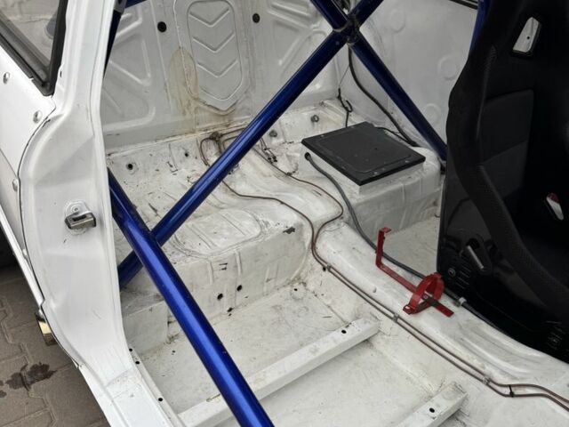 Сірий БМВ 3 Серія, об'ємом двигуна 2 л та пробігом 200 тис. км за 11500 $, фото 5 на Automoto.ua