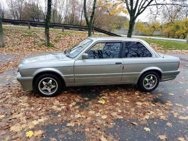 БМВ 3 Серия 1983 в Кременчуге на Automoto.ua Серый БМВ 3 Серия, объемом двигателя 2 л и пробегом 400 тыс. км за 2000 $, фото 1 на Automoto.ua