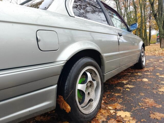 БМВ 3 Серия 1983 в Кременчуге на Automoto.ua Серый БМВ 3 Серия, объемом двигателя 2 л и пробегом 400 тыс. км за 2000 $, фото 3 на Automoto.ua