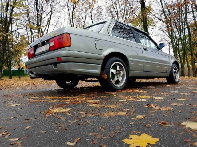 БМВ 3 Серия 1983 в Кременчуге на Automoto.ua Серый БМВ 3 Серия, объемом двигателя 2 л и пробегом 400 тыс. км за 2000 $, фото 2 на Automoto.ua