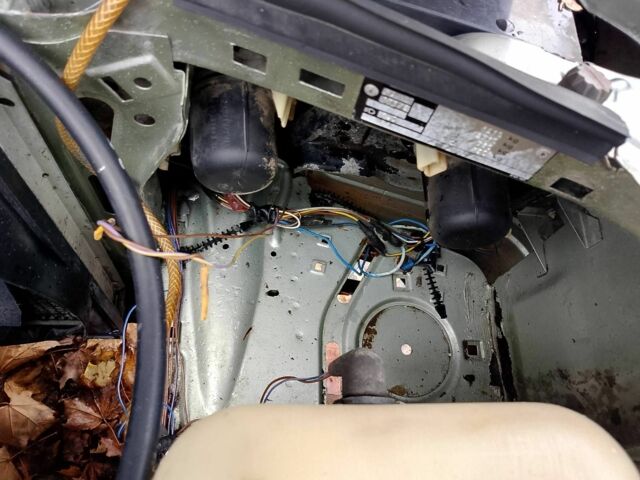 БМВ 3 Серия 1983 в Кременчуге на Automoto.ua Серый БМВ 3 Серия, объемом двигателя 2 л и пробегом 400 тыс. км за 2000 $, фото 10 на Automoto.ua