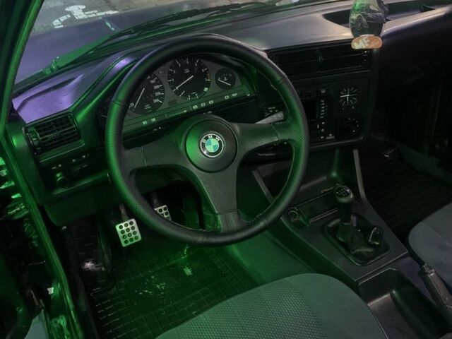 Сірий БМВ 3 Серія, об'ємом двигуна 2 л та пробігом 320 тис. км за 1800 $, фото 2 на Automoto.ua