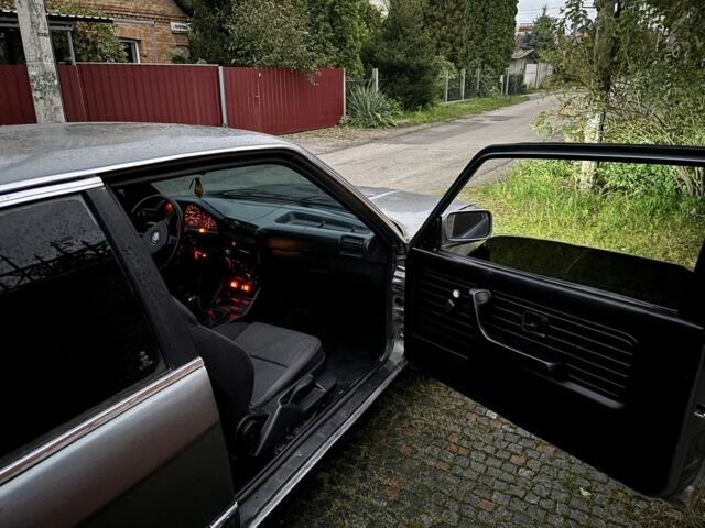 Серый БМВ 3 Серия, объемом двигателя 1.8 л и пробегом 250 тыс. км за 750 $, фото 3 на Automoto.ua