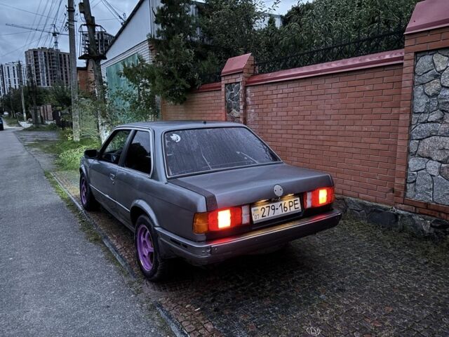 Серый БМВ 3 Серия, объемом двигателя 1.8 л и пробегом 250 тыс. км за 750 $, фото 1 на Automoto.ua