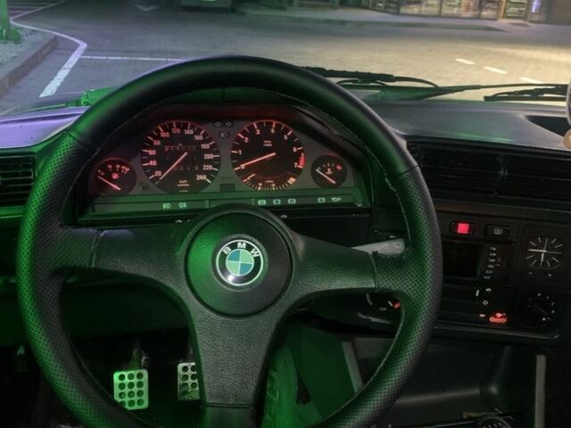 Сірий БМВ 3 Серія, об'ємом двигуна 2 л та пробігом 320 тис. км за 1800 $, фото 1 на Automoto.ua