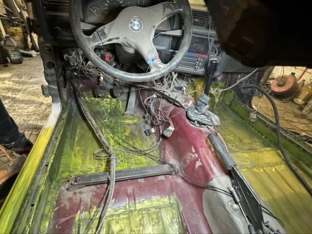 Серый БМВ 3 Серия, объемом двигателя 2.5 л и пробегом 999 тыс. км за 4874 $, фото 16 на Automoto.ua