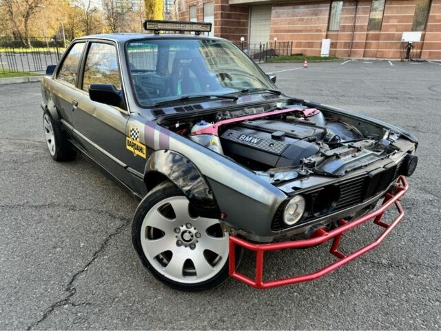 Серый БМВ 3 Серия, объемом двигателя 2.5 л и пробегом 2 тыс. км за 7300 $, фото 4 на Automoto.ua