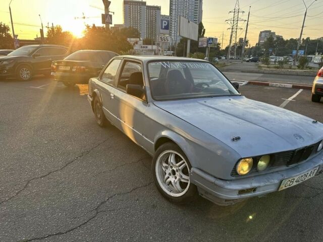 Серый БМВ 3 Серия, объемом двигателя 0 л и пробегом 100 тыс. км за 1150 $, фото 1 на Automoto.ua