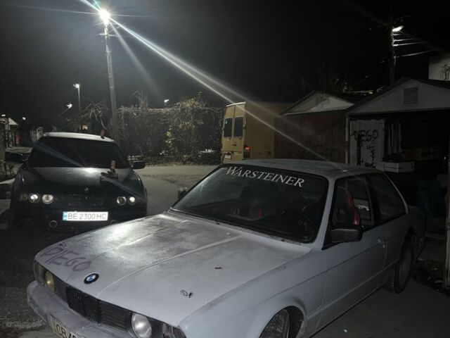 Серый БМВ 3 Серия, объемом двигателя 0 л и пробегом 100 тыс. км за 1150 $, фото 3 на Automoto.ua