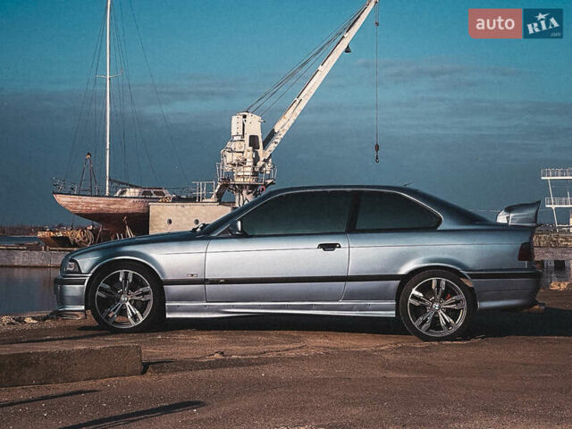Серый БМВ 3 Серия, объемом двигателя 2.5 л и пробегом 296 тыс. км за 7500 $, фото 1 на Automoto.ua