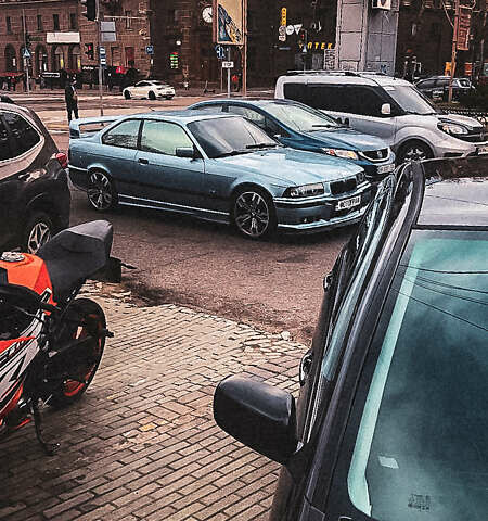 Серый БМВ 3 Серия, объемом двигателя 2.5 л и пробегом 296 тыс. км за 7500 $, фото 3 на Automoto.ua