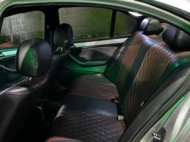 Серый БМВ 3 Серия, объемом двигателя 2.2 л и пробегом 180 тыс. км за 3900 $, фото 7 на Automoto.ua