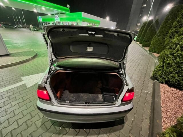 Серый БМВ 3 Серия, объемом двигателя 2.2 л и пробегом 180 тыс. км за 3900 $, фото 8 на Automoto.ua