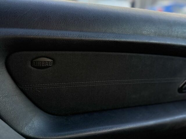 Сірий БМВ 3 Серія, об'ємом двигуна 1.8 л та пробігом 248 тис. км за 3850 $, фото 11 на Automoto.ua