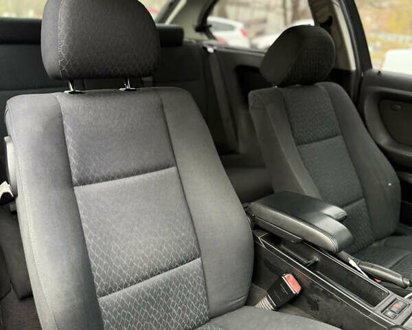 Серый БМВ 3 Серия, объемом двигателя 1.8 л и пробегом 245 тыс. км за 3750 $, фото 6 на Automoto.ua