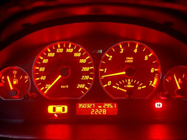 Сірий БМВ 3 Серія, об'ємом двигуна 2 л та пробігом 350 тис. км за 5400 $, фото 3 на Automoto.ua