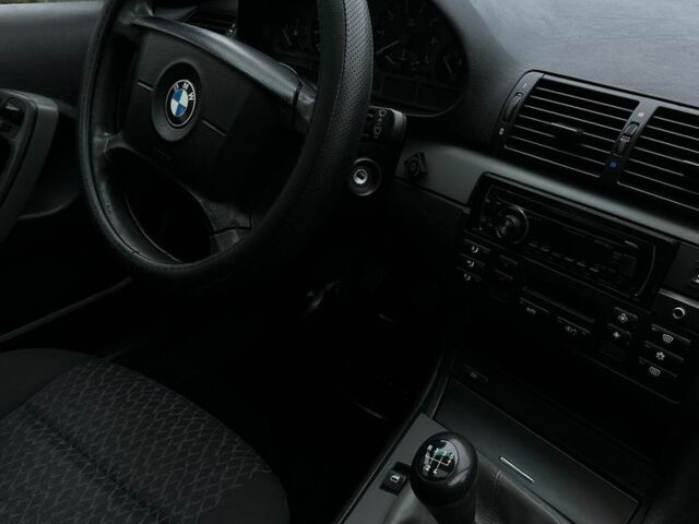 Серый БМВ 3 Серия, объемом двигателя 1.8 л и пробегом 321 тыс. км за 3350 $, фото 7 на Automoto.ua