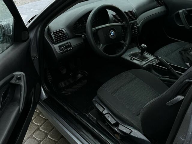 Серый БМВ 3 Серия, объемом двигателя 1.8 л и пробегом 321 тыс. км за 3350 $, фото 6 на Automoto.ua