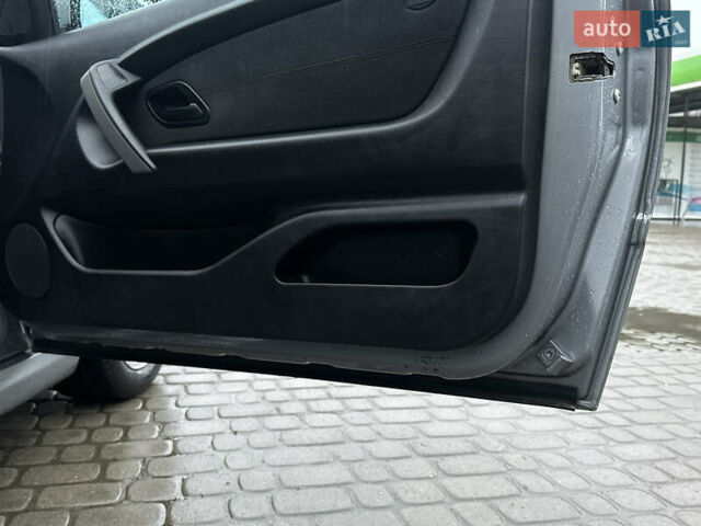 Серый БМВ 3 Серия, объемом двигателя 1.8 л и пробегом 321 тыс. км за 3350 $, фото 16 на Automoto.ua