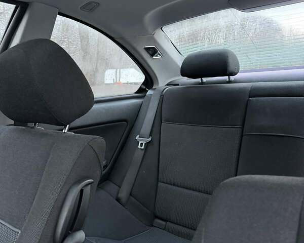 Серый БМВ 3 Серия, объемом двигателя 2 л и пробегом 181 тыс. км за 10000 $, фото 9 на Automoto.ua