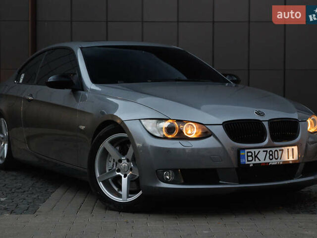 БМВ 3 Серія 2007 у Дубно на Automoto.ua Сірий БМВ 3 Серія, об'ємом двигуна 2.99 л та пробігом 230 тис. км за 12000 $, фото 6 на Automoto.ua