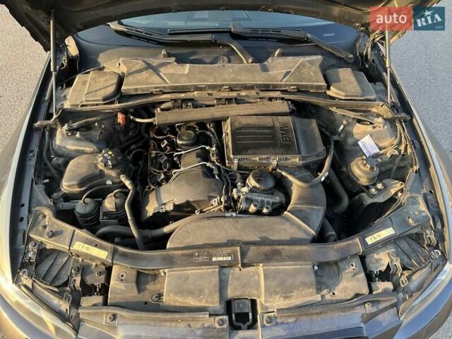 Серый БМВ 3 Серия, объемом двигателя 3 л и пробегом 273 тыс. км за 10000 $, фото 14 на Automoto.ua