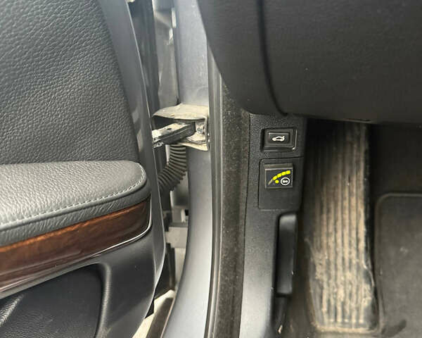 Сірий БМВ 3 Серія, об'ємом двигуна 3 л та пробігом 250 тис. км за 8500 $, фото 9 на Automoto.ua