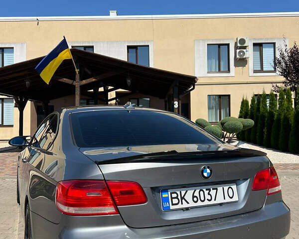 Серый БМВ 3 Серия, объемом двигателя 2 л и пробегом 277 тыс. км за 9200 $, фото 10 на Automoto.ua