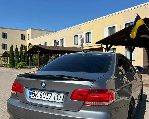 Серый БМВ 3 Серия, объемом двигателя 2 л и пробегом 277 тыс. км за 9200 $, фото 11 на Automoto.ua