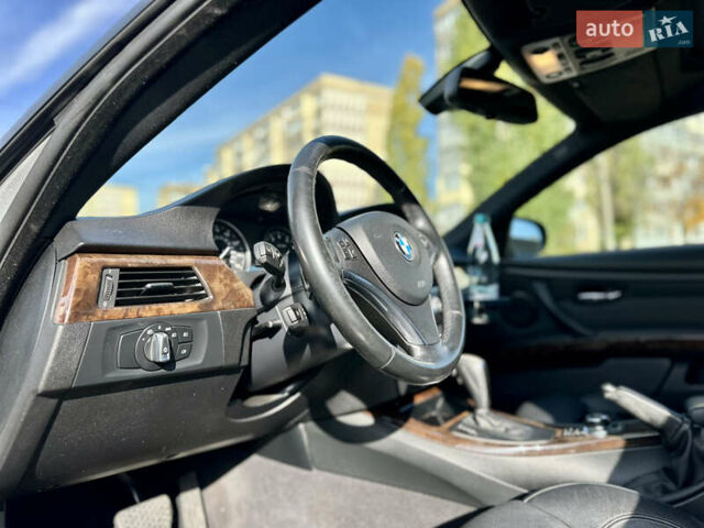 БМВ 3 Серия 2010 в Каменское - Днепродзержинск на Automoto.ua Серый БМВ 3 Серия, объемом двигателя 2.98 л и пробегом 178 тыс. км за 11999 $, фото 12 на Automoto.ua