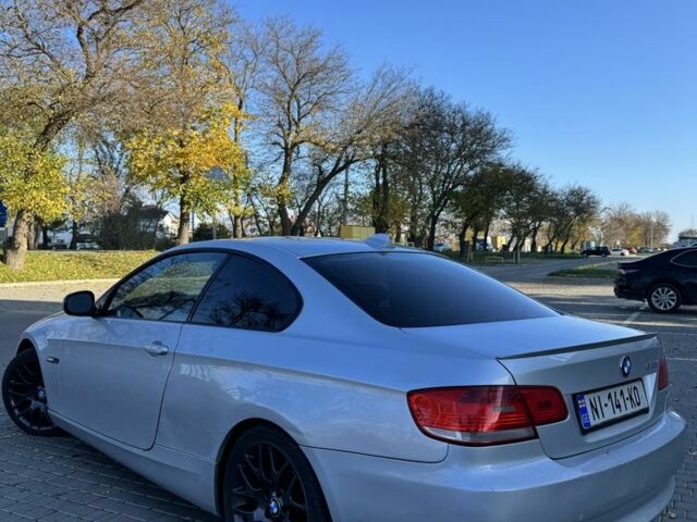 Серый БМВ 3 Серия, объемом двигателя 3 л и пробегом 198 тыс. км за 3900 $, фото 2 на Automoto.ua