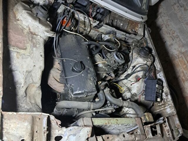 Серый БМВ 3 Серия, объемом двигателя 0 л и пробегом 100 тыс. км за 300 $, фото 4 на Automoto.ua