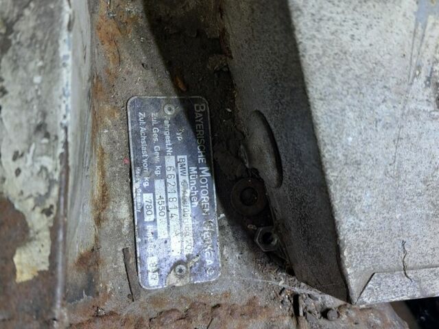 Серый БМВ 3 Серия, объемом двигателя 0 л и пробегом 100 тыс. км за 300 $, фото 3 на Automoto.ua