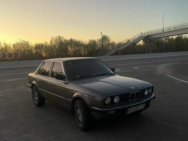 Серый БМВ 3 Серия, объемом двигателя 2 л и пробегом 400 тыс. км за 1300 $, фото 4 на Automoto.ua