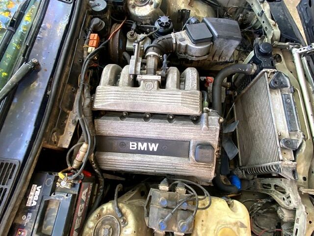 Сірий БМВ 3 Серія, об'ємом двигуна 1.8 л та пробігом 269 тис. км за 2900 $, фото 8 на Automoto.ua