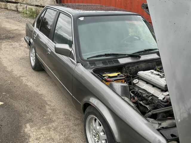 Сірий БМВ 3 Серія, об'ємом двигуна 1.8 л та пробігом 256 тис. км за 1700 $, фото 9 на Automoto.ua