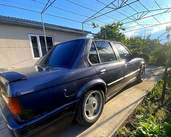 Серый БМВ 3 Серия, объемом двигателя 1.8 л и пробегом 269 тыс. км за 2400 $, фото 1 на Automoto.ua