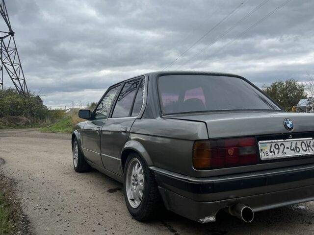 Сірий БМВ 3 Серія, об'ємом двигуна 1.8 л та пробігом 256 тис. км за 1700 $, фото 4 на Automoto.ua